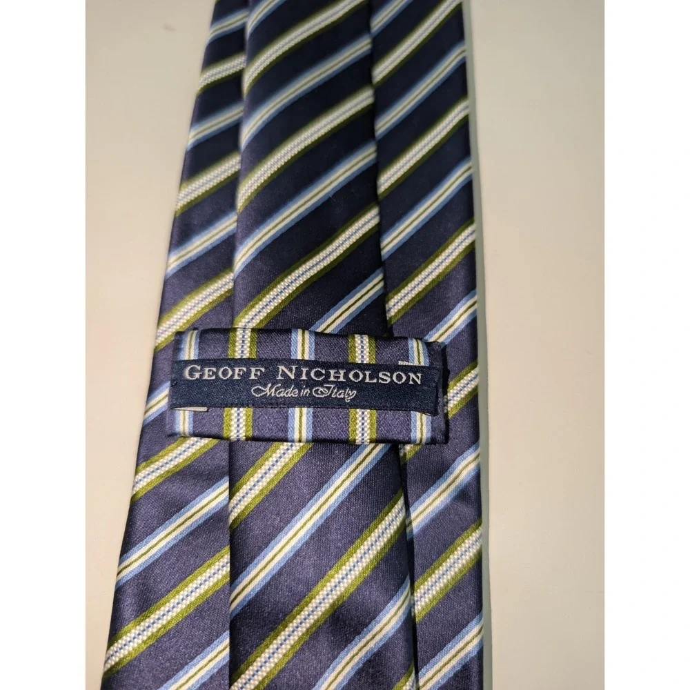 GEOFF NICHOLSON MADE IN ITALY SILK BLUE/GREEN STRIPED Motif Tie